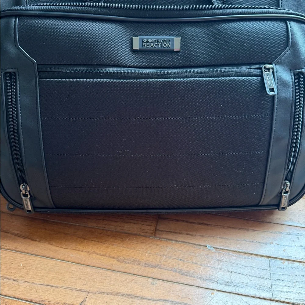 NWOT Kenneth Cole Reaction EZ-Scan Laptop Briefcase Bag - Fits 15